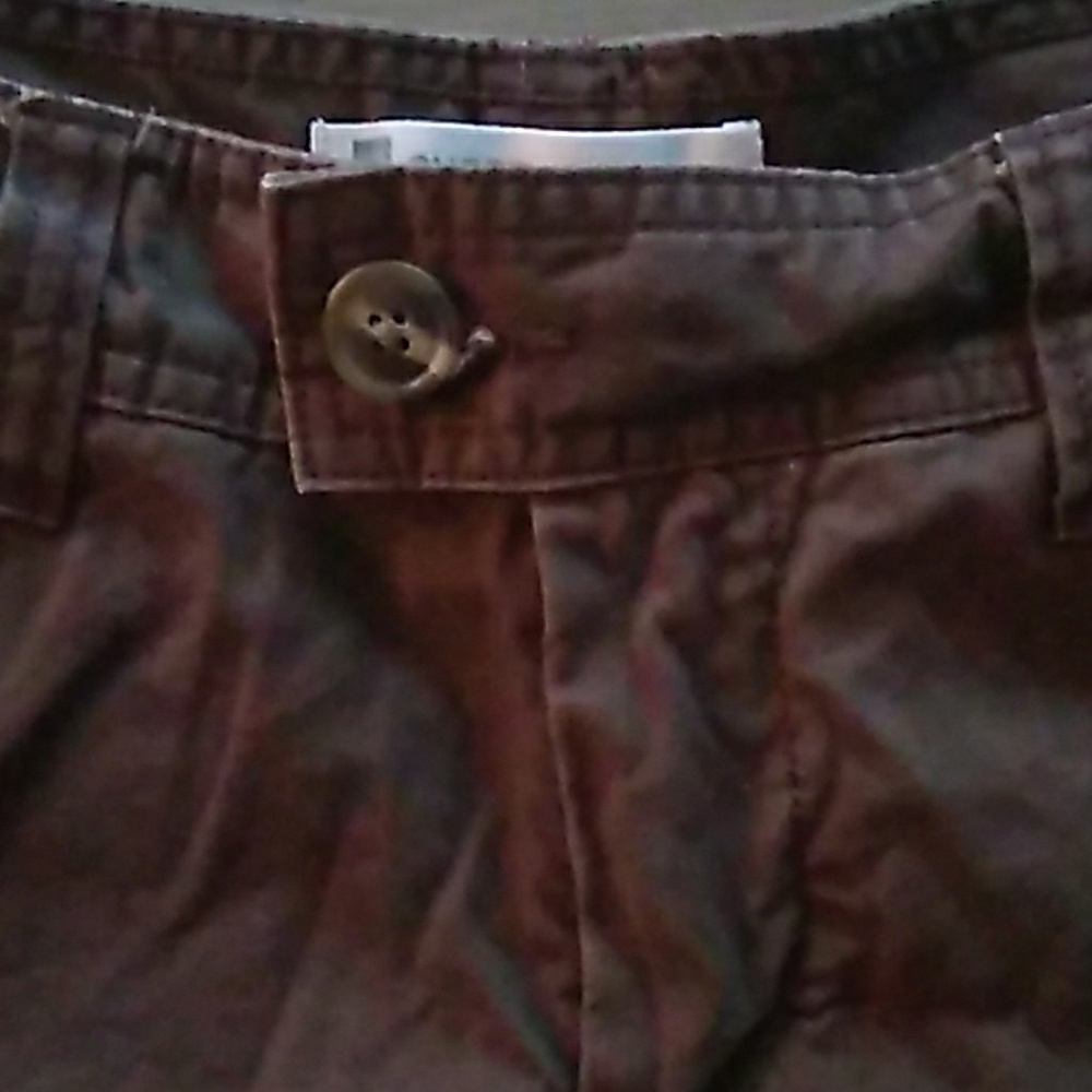 Brown favorite khaki Gap shorts size 6